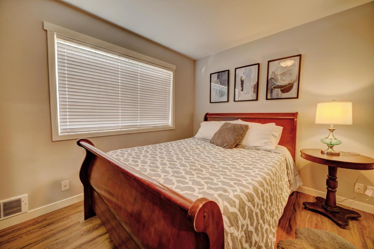 Cozy 2 Bedroom Townhouse In Northgate Seattle Bagian luar foto