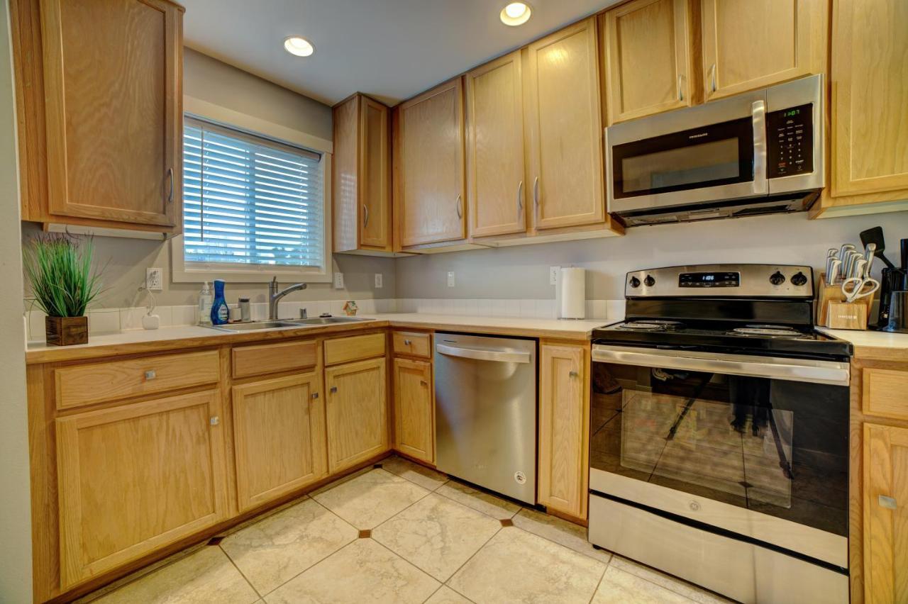 Cozy 2 Bedroom Townhouse In Northgate Seattle Bagian luar foto