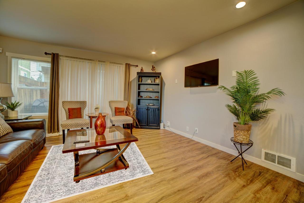 Cozy 2 Bedroom Townhouse In Northgate Seattle Bagian luar foto